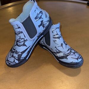 Joules Boys Blue Shark Chelsea Rain Boots with Navy Trim